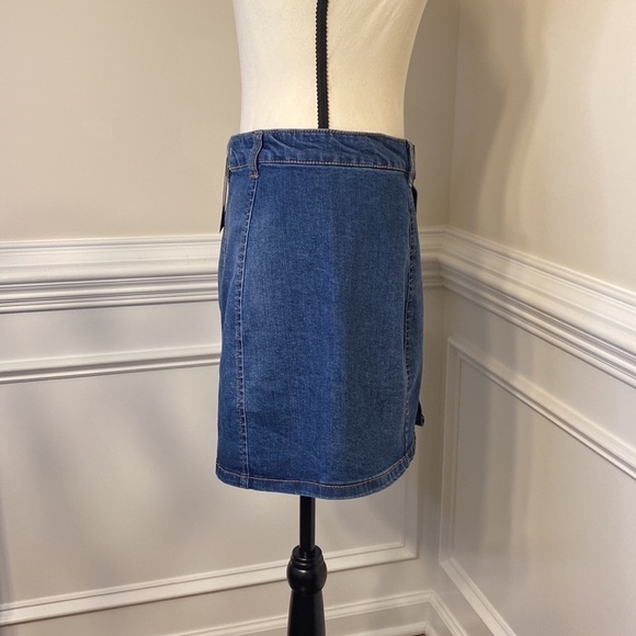 Fashion Nova A-Line Denim Micro Mini Skirt Size 5 - Picture 10 of 15